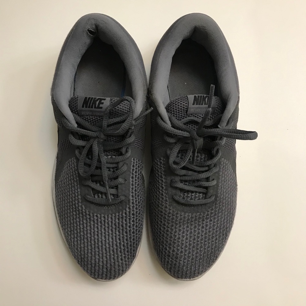 Nike Revolution 4 (908988-010) Athletic Shoe